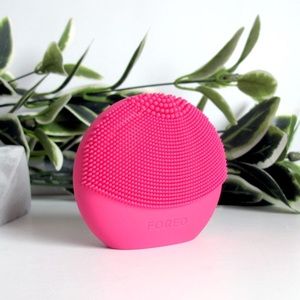 Foreo Luna Play T-Sonic Facial Cleansing Device